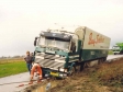 117-weggezakt-op-parkeerplaats-scania-22-vk-68-ns-met-oplegger-4-1991