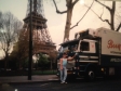 027-mario-leuverink-bij-de-eifeltoren-in-parijs-1994-scania-43-vr-49-ns