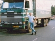 214-martin-ten-hove-en-co-vriezen-wachten-bij-de-vishallen-op-rungis-1989-scania-9-vg-19-fl-met-oplegger-5-en-scania-19-bz-56-kr